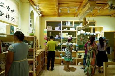 絲路新驛 探訪喀什異域風情主題郵局，解鎖郵政文化與展覽服務新體驗